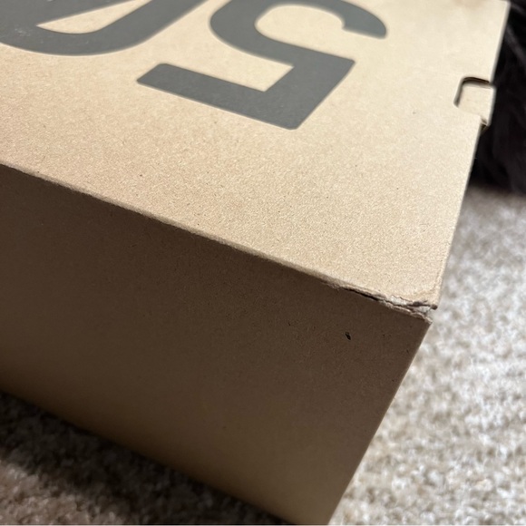 adidas | Yeezy 500 Blush - Picture 11 of 16